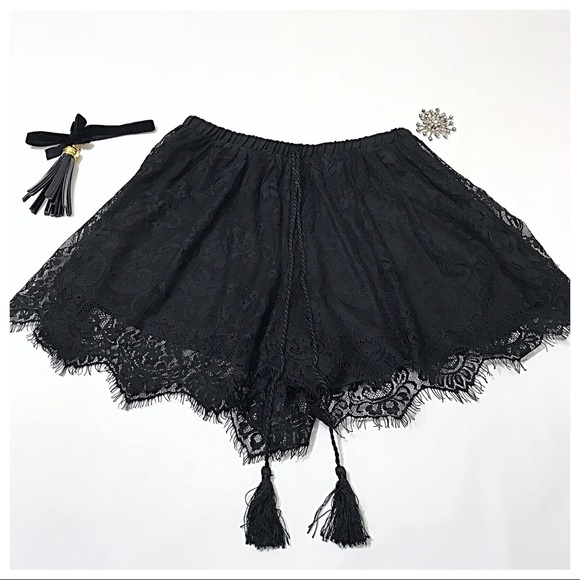 Black Shorts All over Lace Drawstring Lined New - Picture 5 of 8